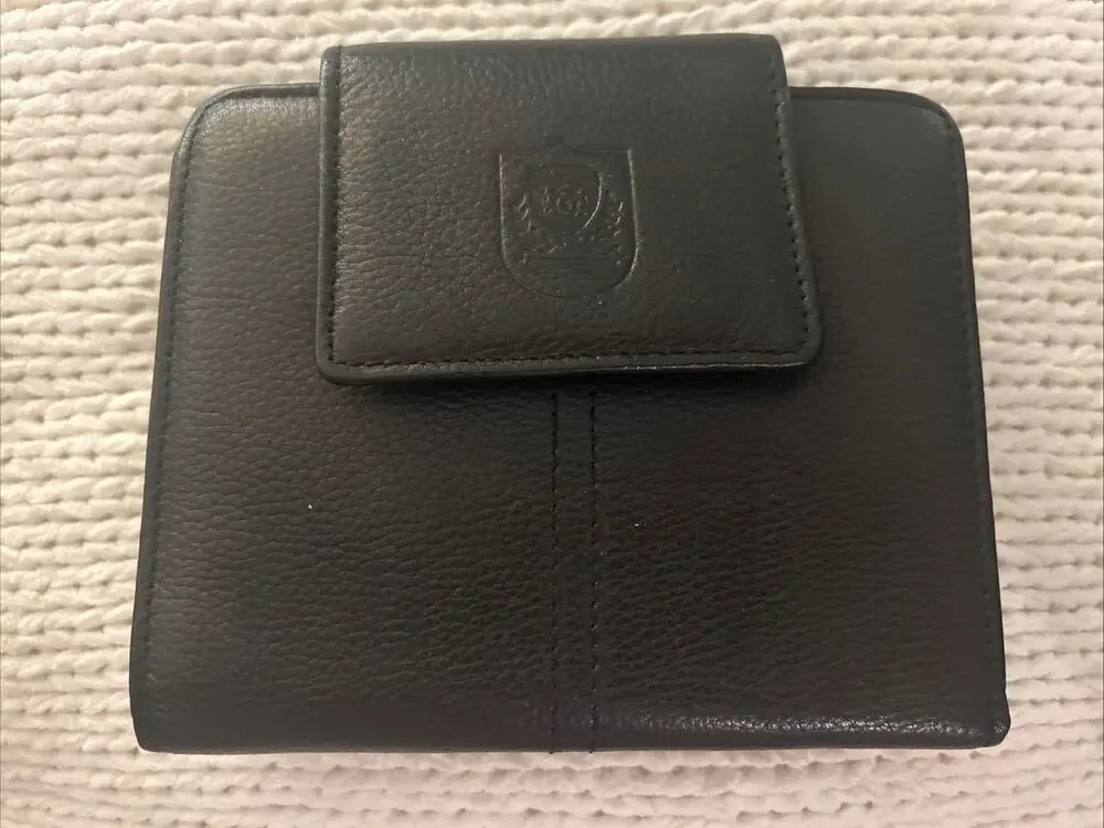 Mundi Genuine Leather Wallet Black NWT Credit Cards Change Purse